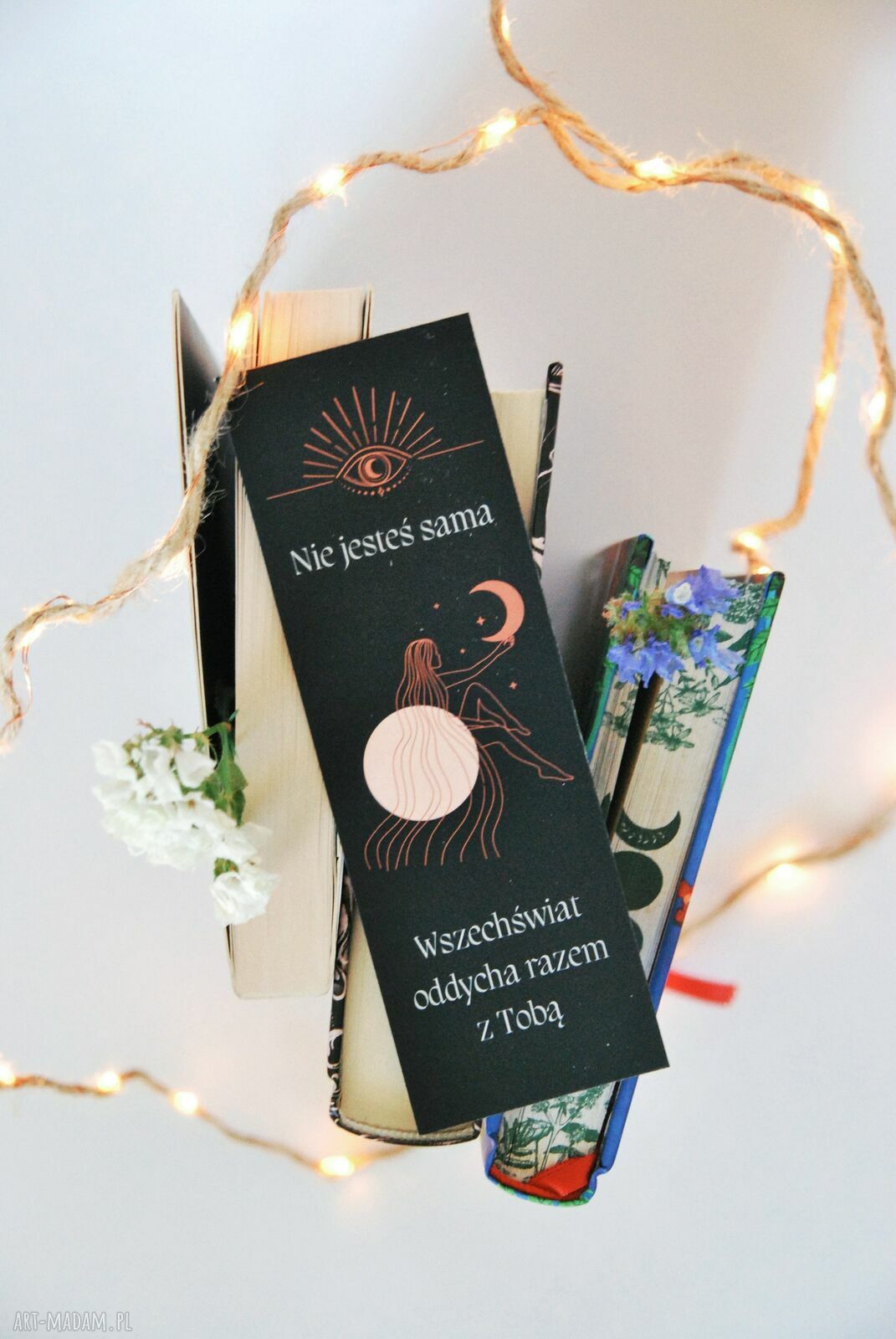 Ezoteryczna zakładka do książki - papierowy amulet, który dodaje otuchy