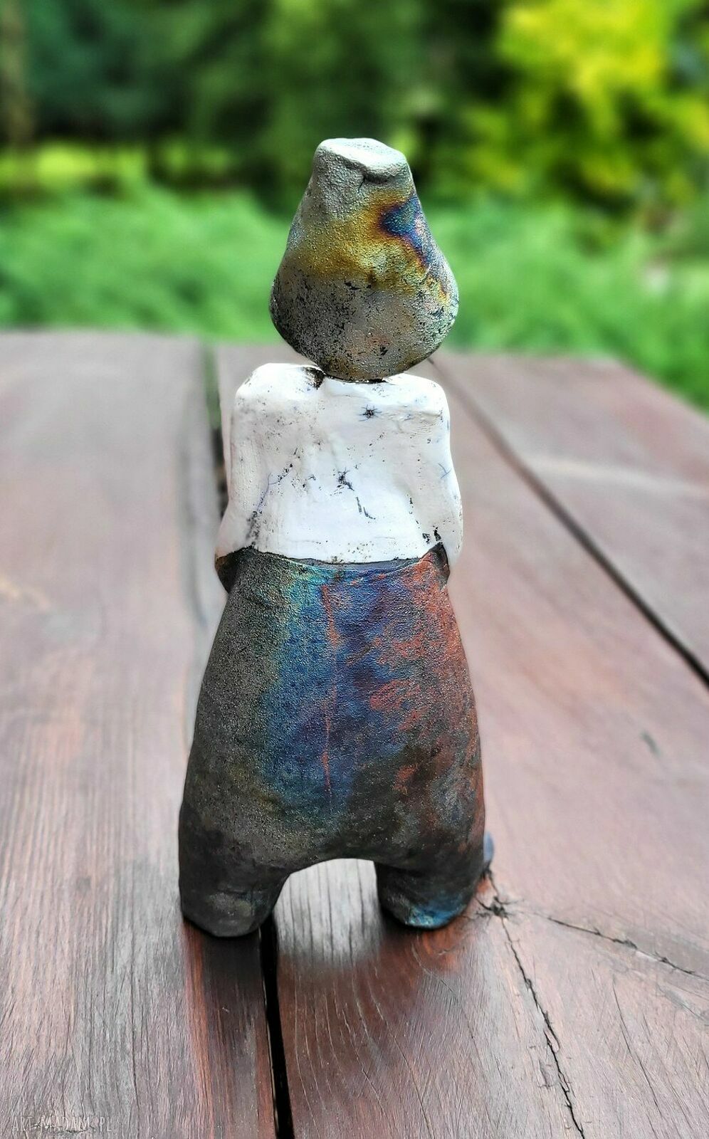 Figurka chłopca z ceramiki raku 23 cm - rękodzieło