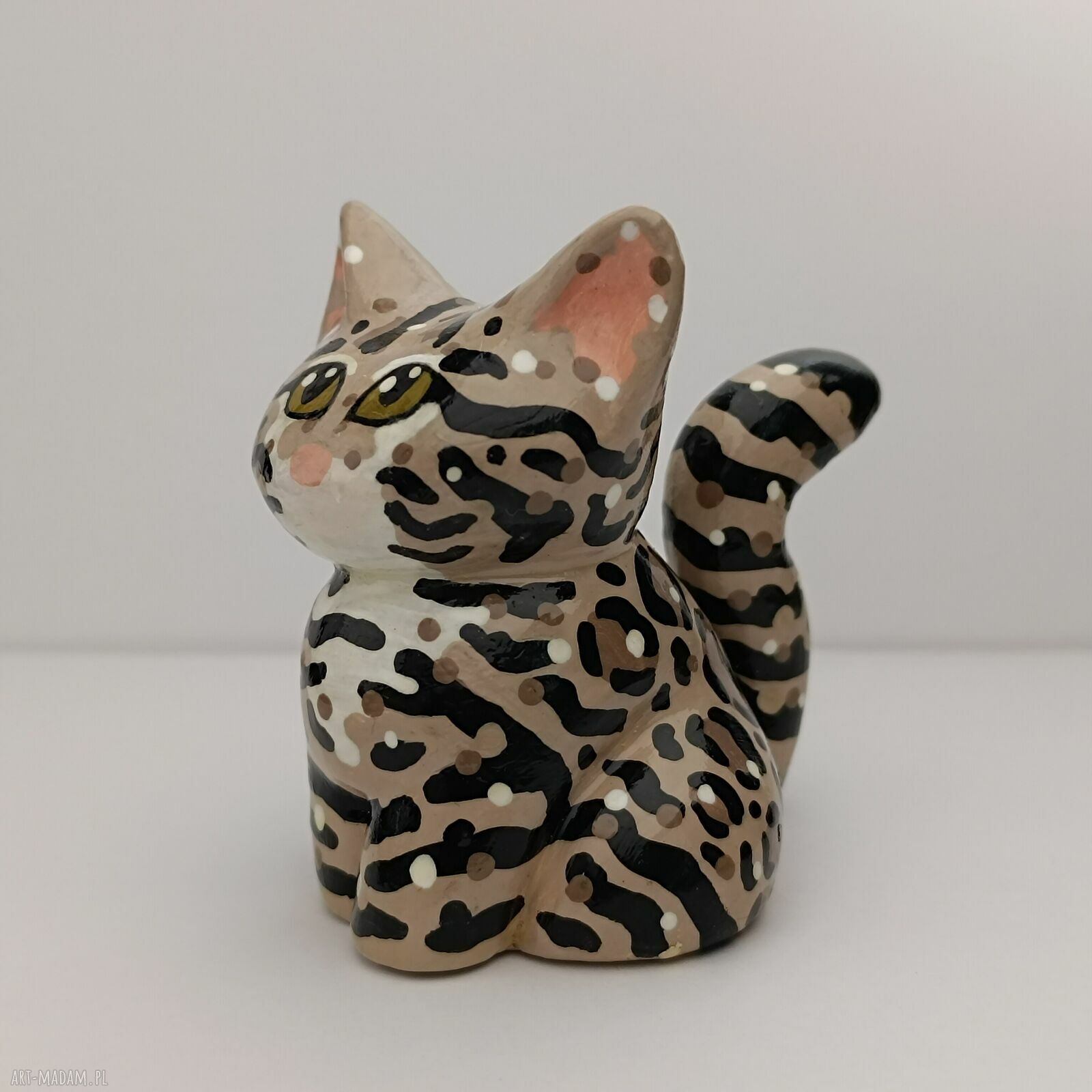 Mini figurka szarego kota bengalskiego - ręcznie malowana dekoracja
