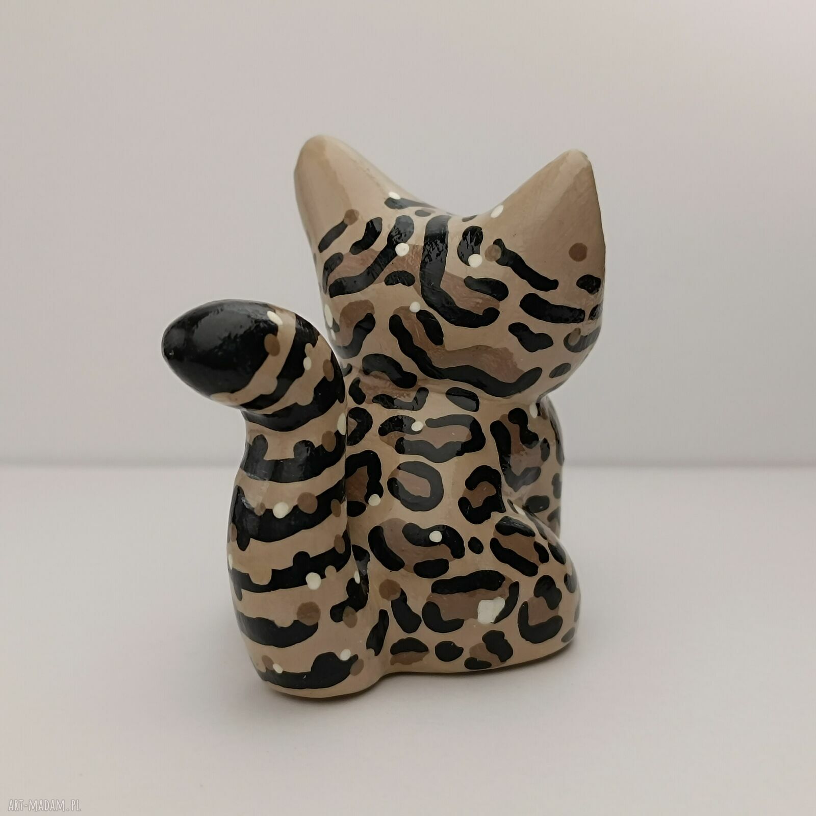 Mini figurka szarego kota bengalskiego - ręcznie malowana dekoracja