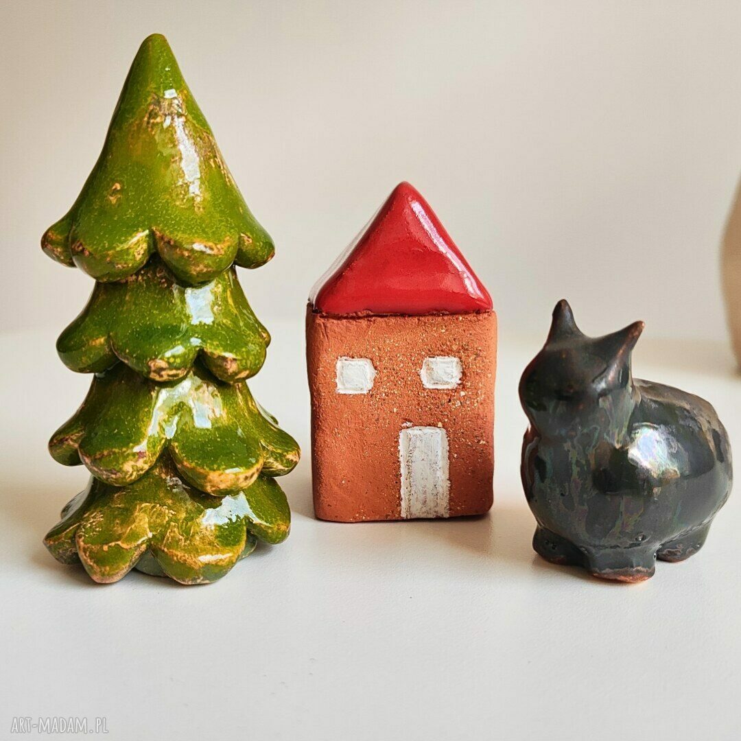 Figurki ceramiczne świąteczne: choinka, domek i kotek - zestaw
