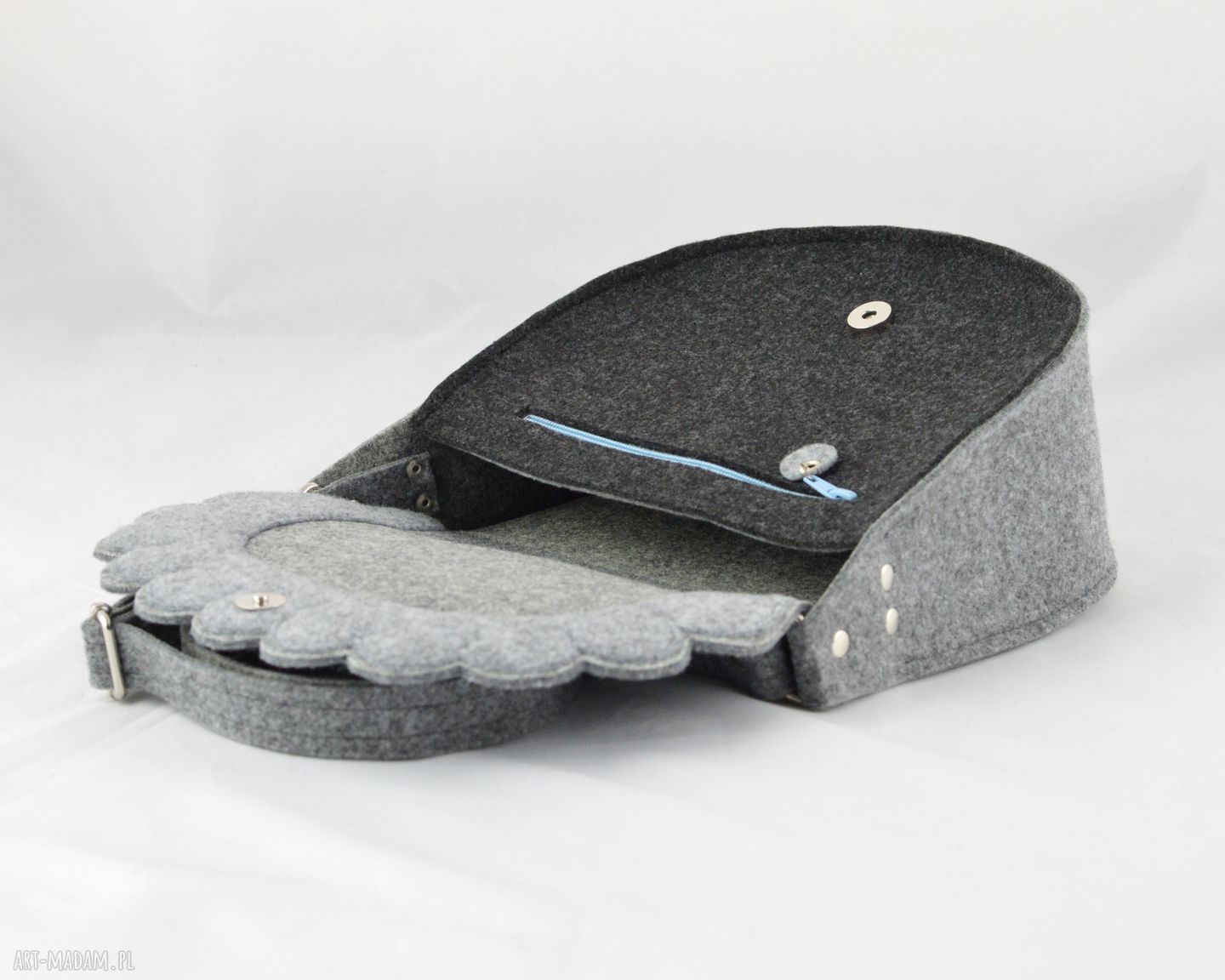 Filcowa listonoszka z kolorowymi kropkami podkówka hand made