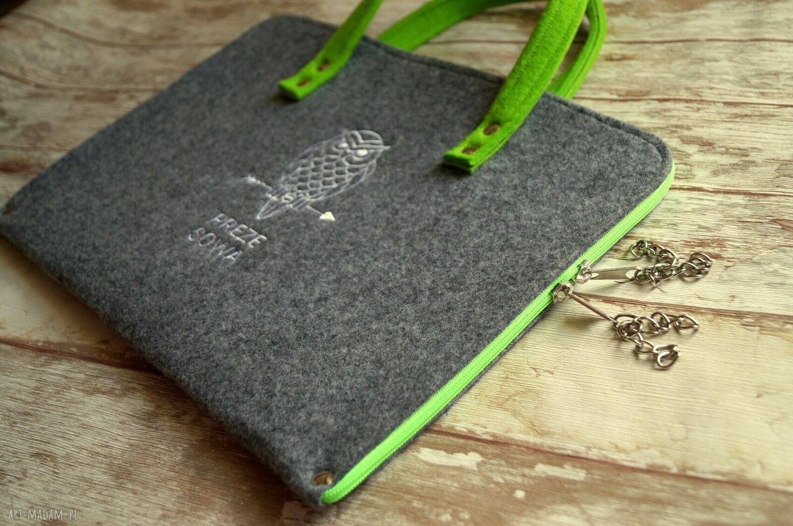 Filcowa teczka - etui na laptop 12 cali z haftowaną sówką