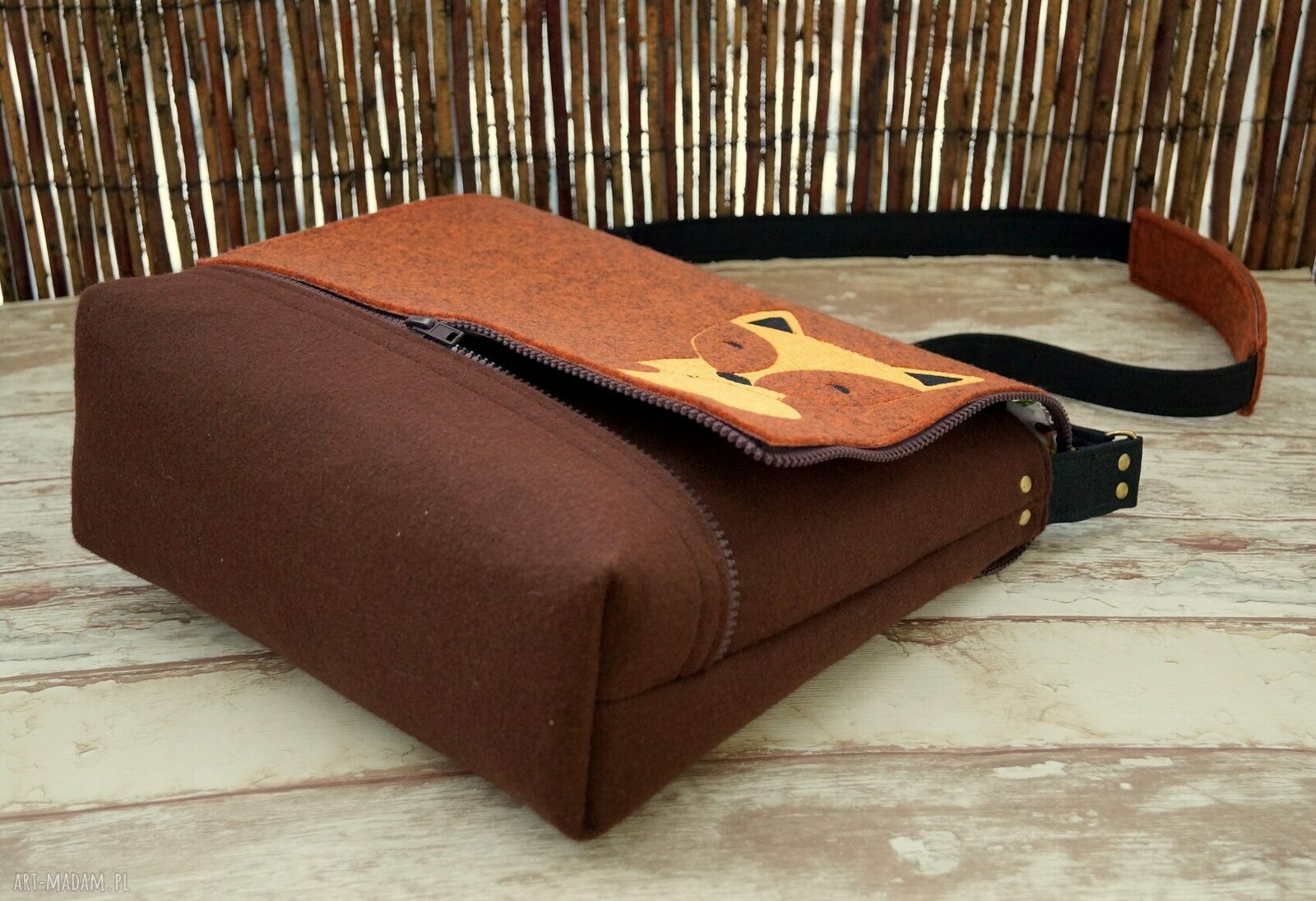 Filcowa torba na ramię z haftem lisa - handmade