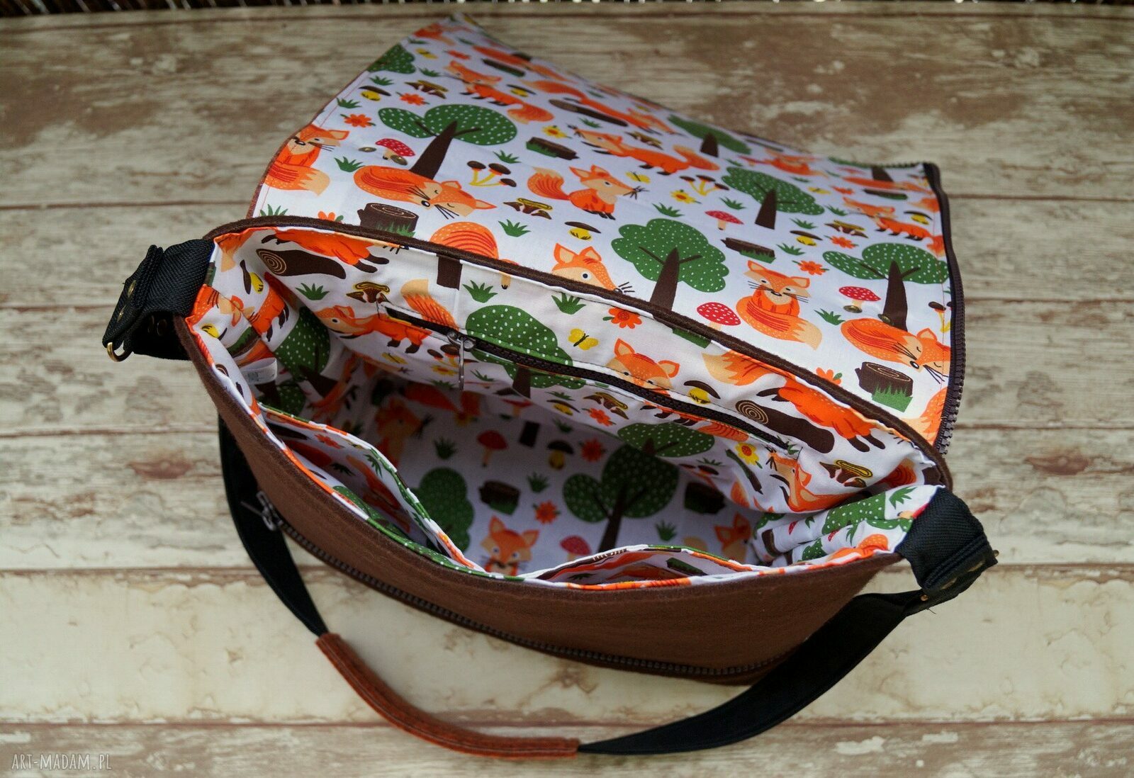 Filcowa torba na ramię z haftem lisa - handmade