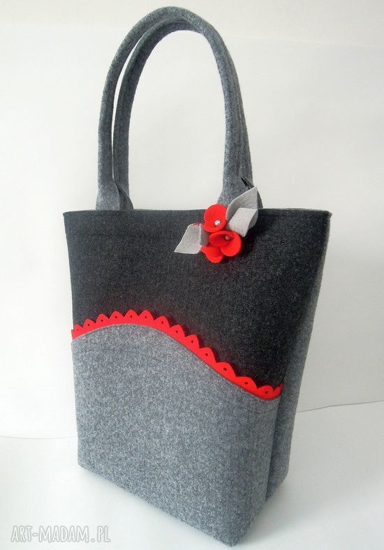 Filcowa Torebka Koszyczek z Czerwoną Falbanką i Broszką Hand Made
