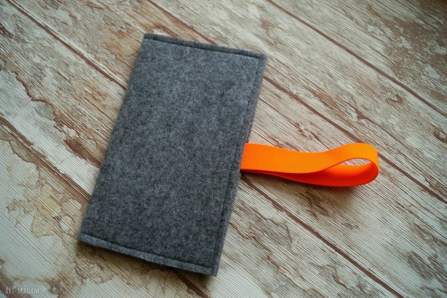 Filcowe etui na telefon w wzór łowicki