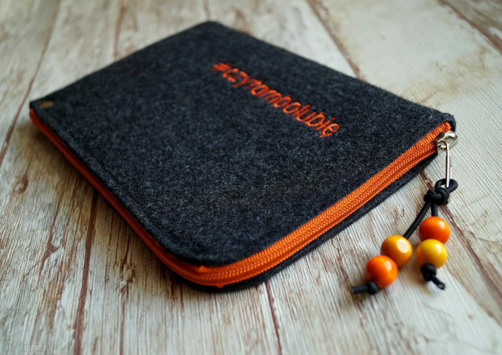 Filcowe etui na czytnik e-book #czytambolubię - dla każdej miłośniczki książek