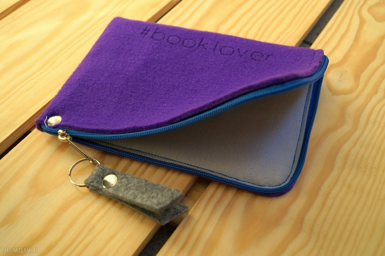 Filcowe etui na czytnik e-book z laserowym grawerem #booklover