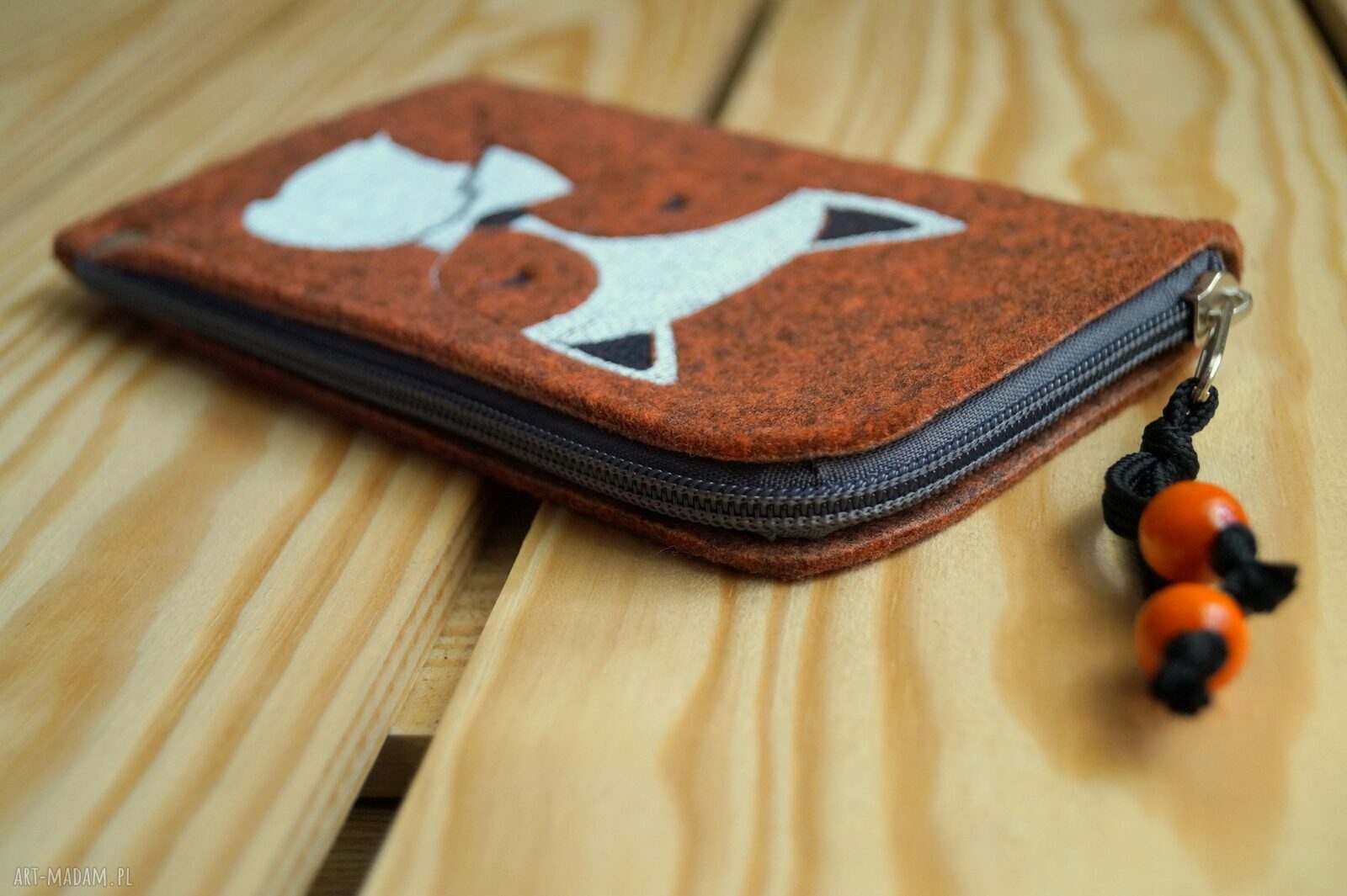 Filcowe etui na telefon - lisek z haftem