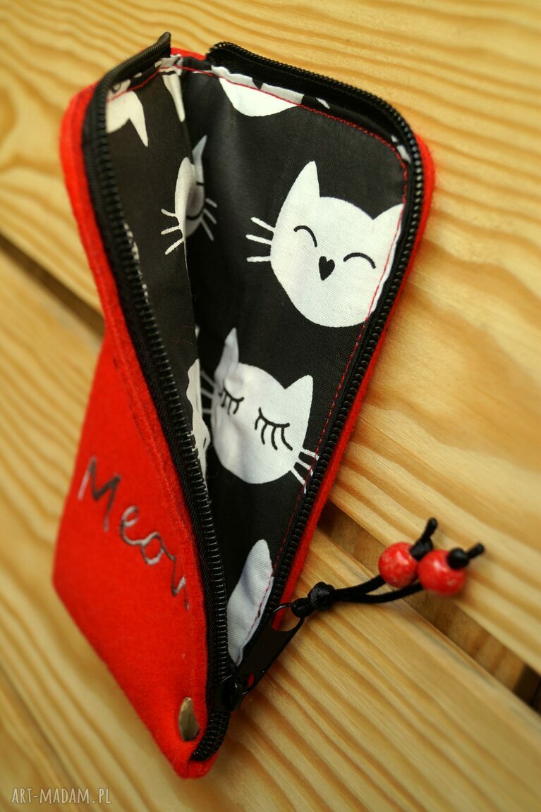 Filcowe etui na telefon „Meow” - futerał w kotki z haftem