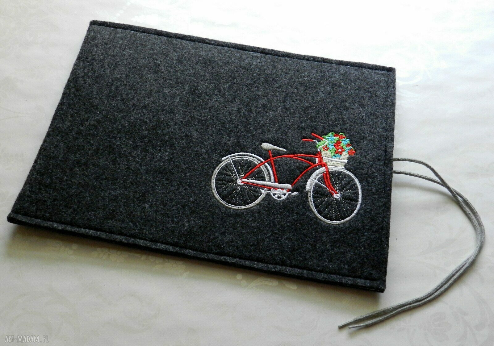 Filcowe etui na tablet 10,1 cala - haftowany rower