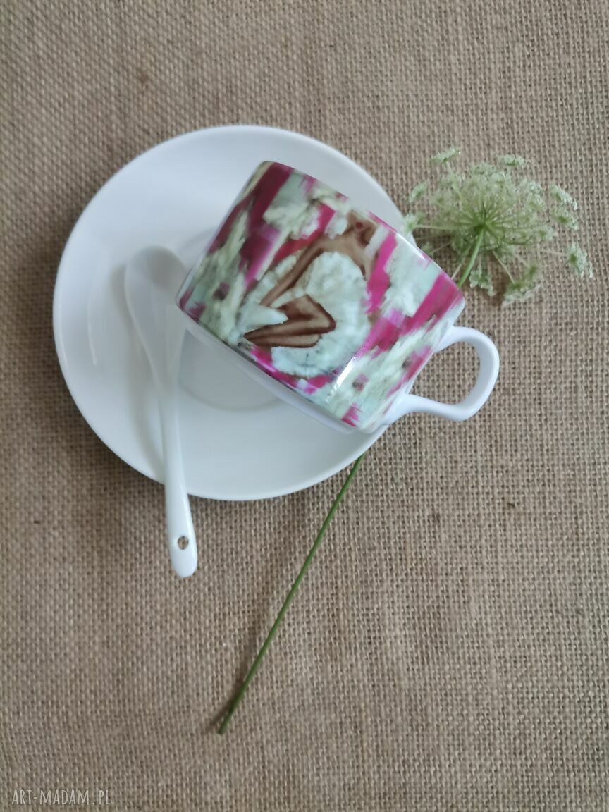 Filiżanka "Balerina 1" z obrazem na porcelanie - wyjątkowy prezent dla kobiety
