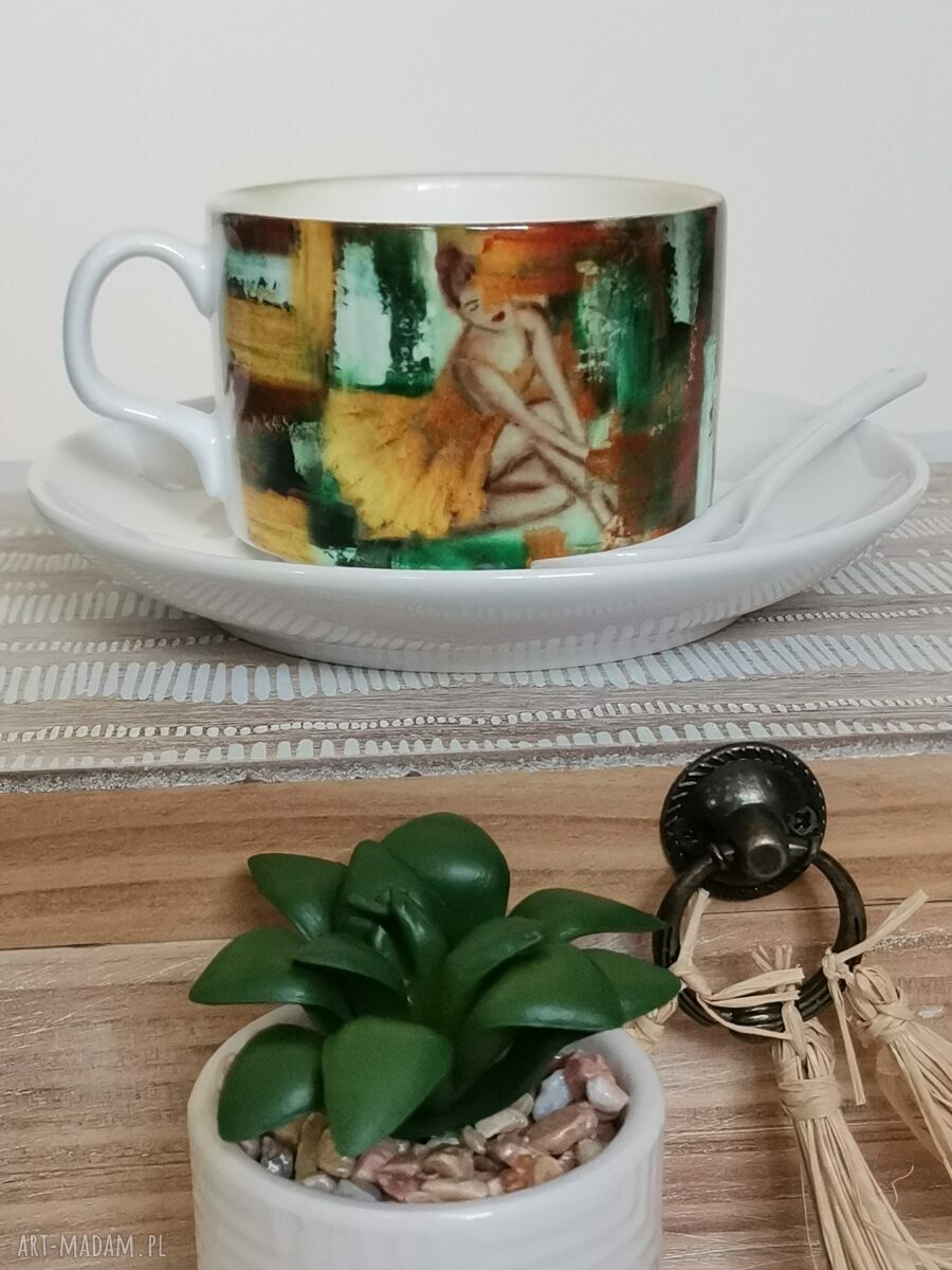 Filiżanka "balerina 2" - obraz na porcelanie jako wyjątkowy prezent