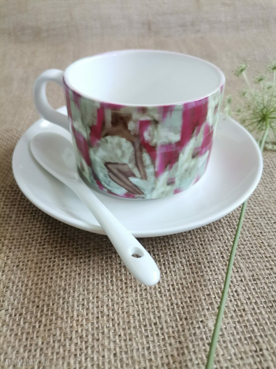 Filiżanka "Balerina 1" z obrazem na porcelanie - wyjątkowy prezent dla kobiety