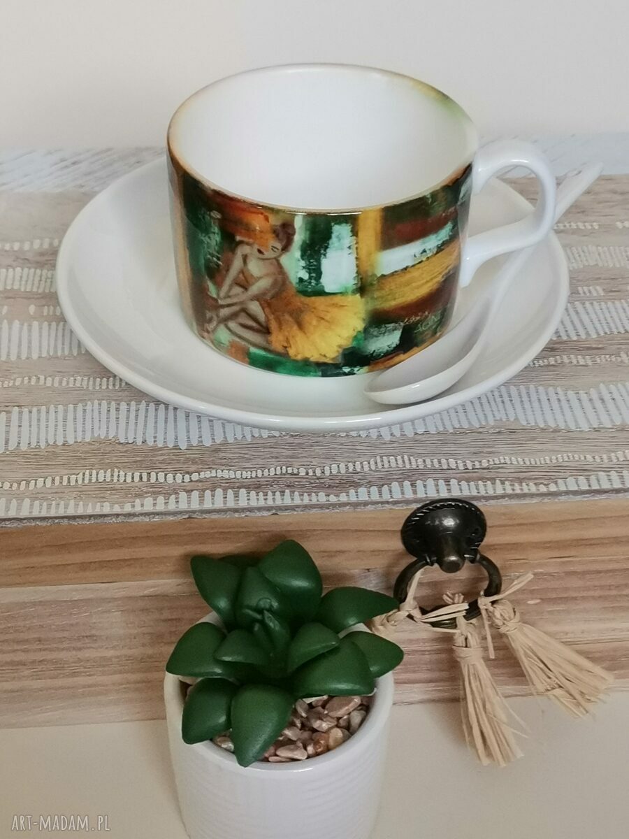 Filiżanka "balerina 2" - obraz na porcelanie jako wyjątkowy prezent