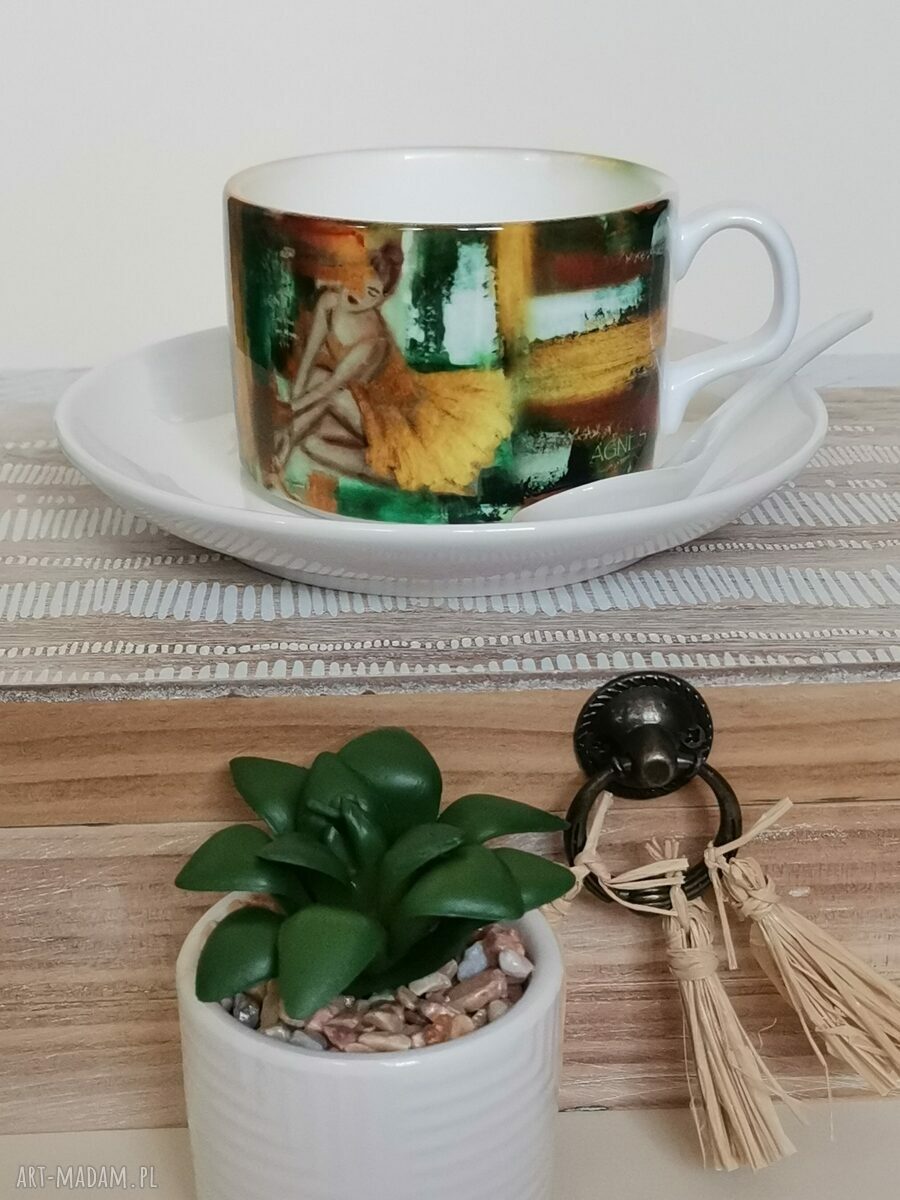 Filiżanka "balerina 2" - obraz na porcelanie jako wyjątkowy prezent