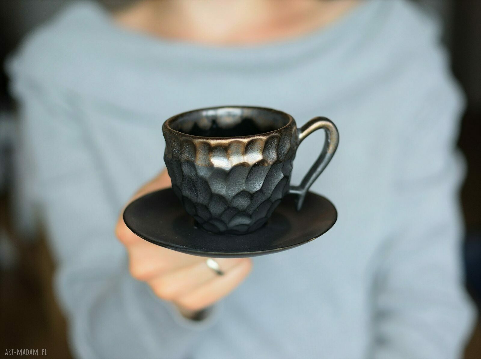 Ręcznie robiona filiżanka ceramiczna do espresso 75 ml Czerń i Złoto