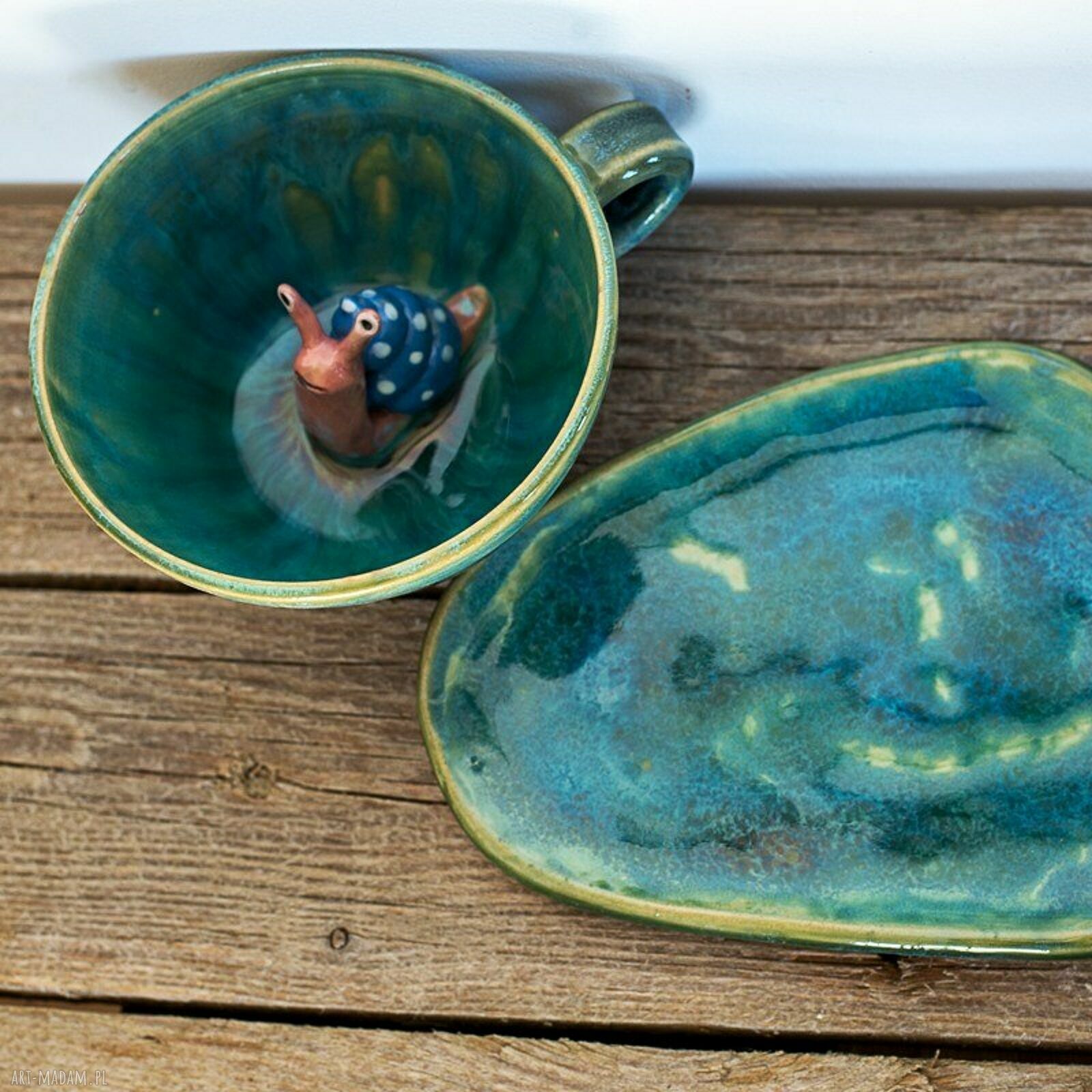 Turkusowa filiżanka ceramiczna z figurką ślimaka - ok. 350 ml