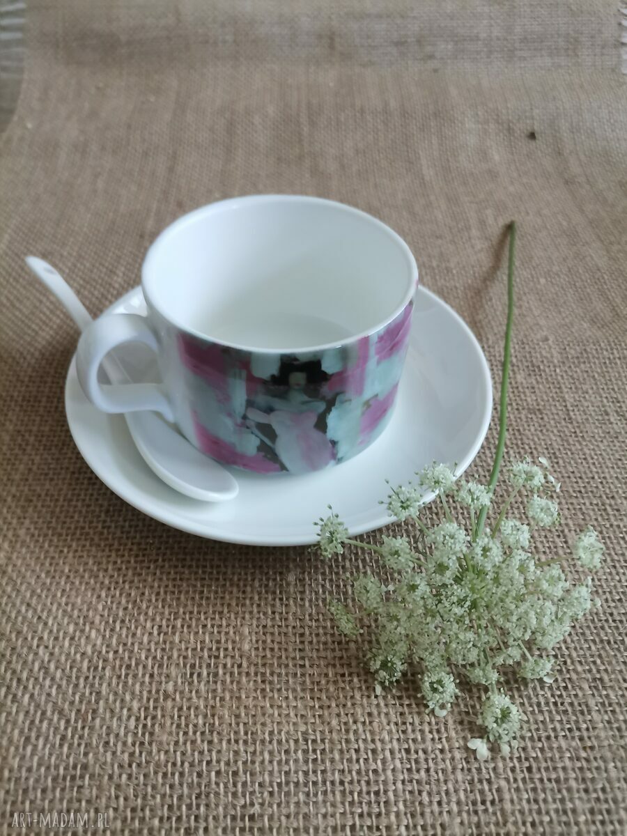 Filiżanka "Kolor kobiety - blady róż" - obraz na porcelanie 150 ml (z talerzykiem i łyżeczką)