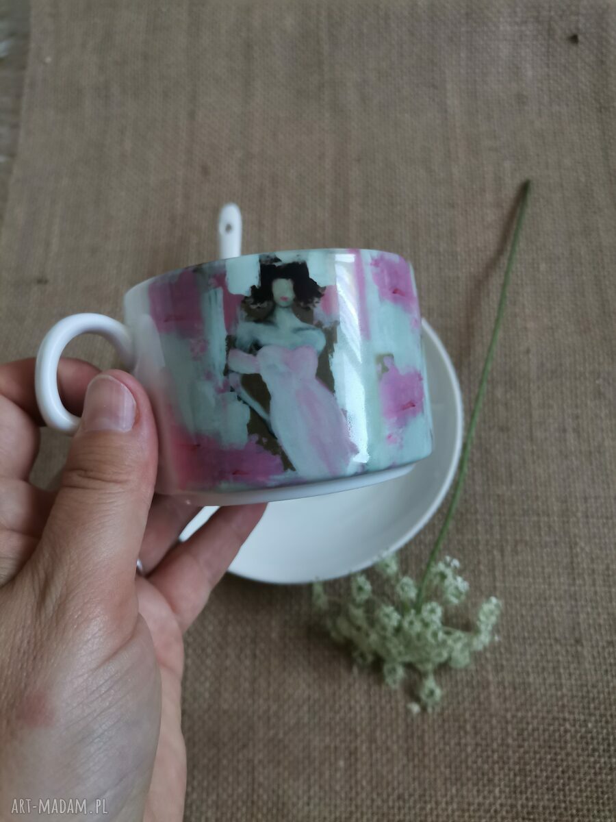 Filiżanka "Kolor kobiety - blady róż" - obraz na porcelanie 150 ml (z talerzykiem i łyżeczką)