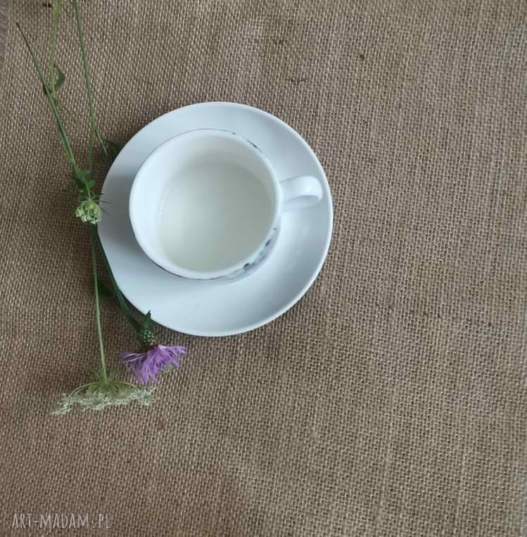 Różowa filiżanka do herbaty "Kolor kobiety" - unikatowy obraz na porcelanie