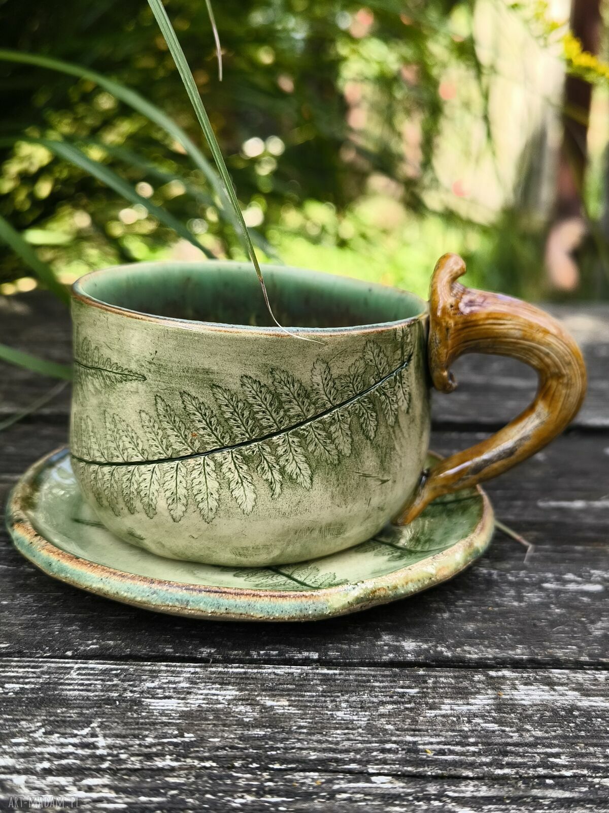 Ceramiczna filiżanka Paproć z uchwytem w kształcie rydza