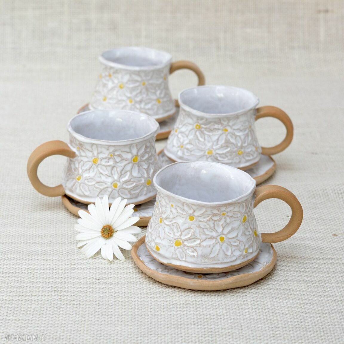 Filiżanka w margerytki do kawy i herbaty z podstawką - ceramika handmade