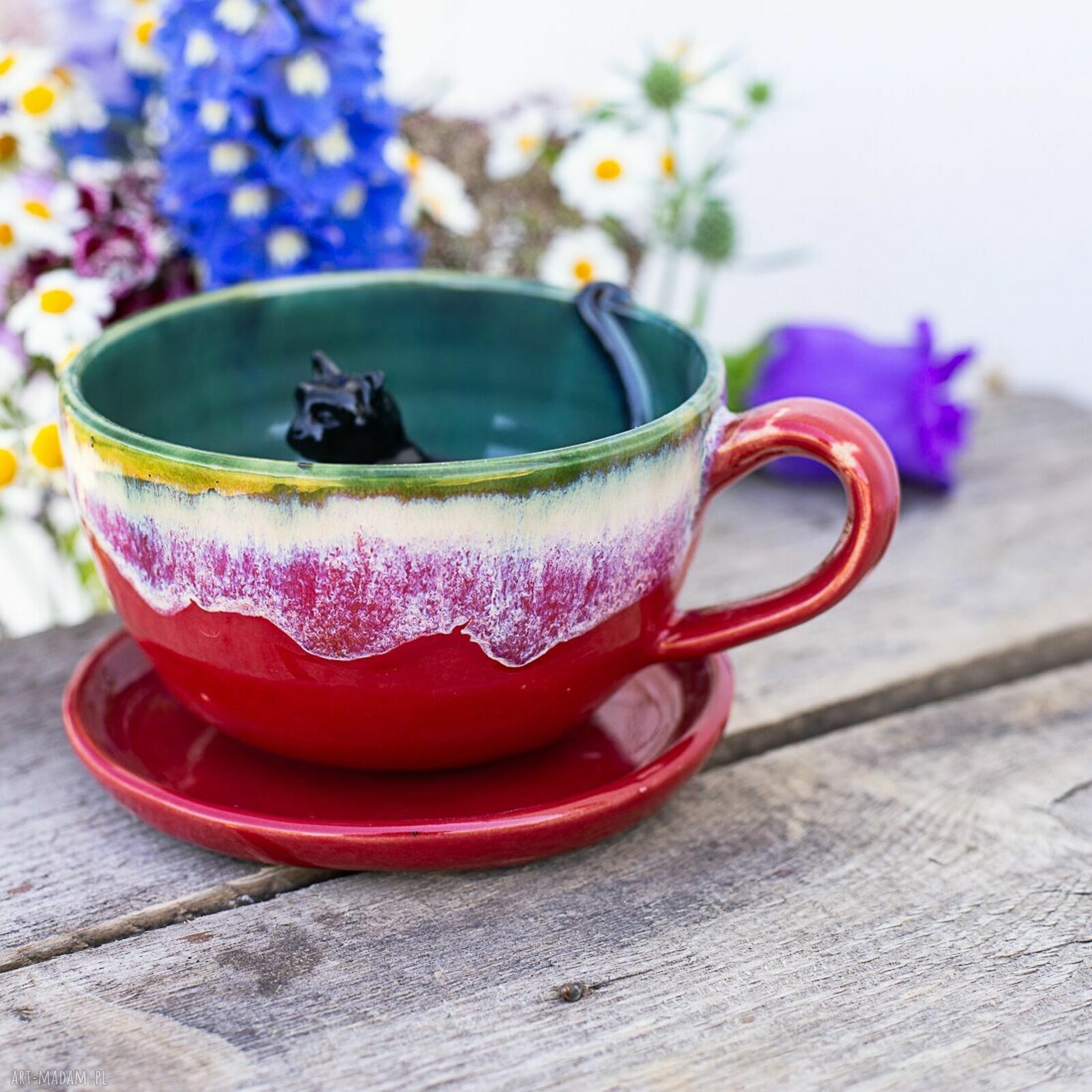 Ręcznie robiona filiżanka z figurką kota - czerwono-jadeitowa, ok 300 ml