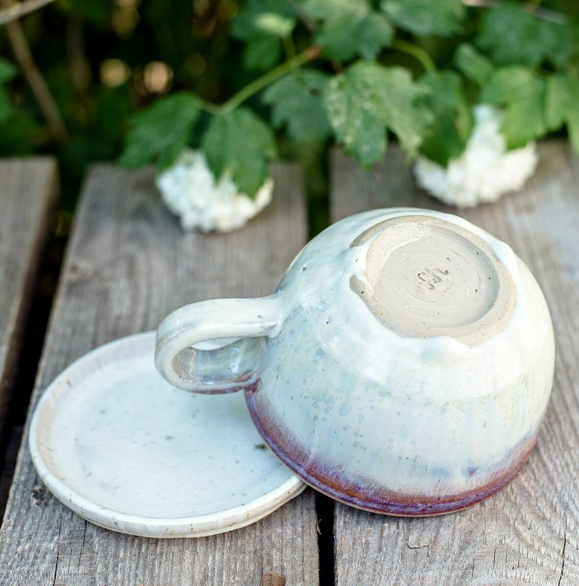 Filiżanka z figurką królika - beżowy róż, ok. 260 ml