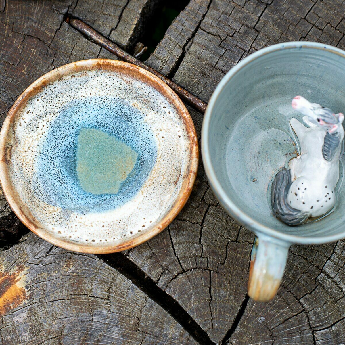 Ręcznie robiona filiżanka z koniem Azul Horse - 320 ml z talerzykiem