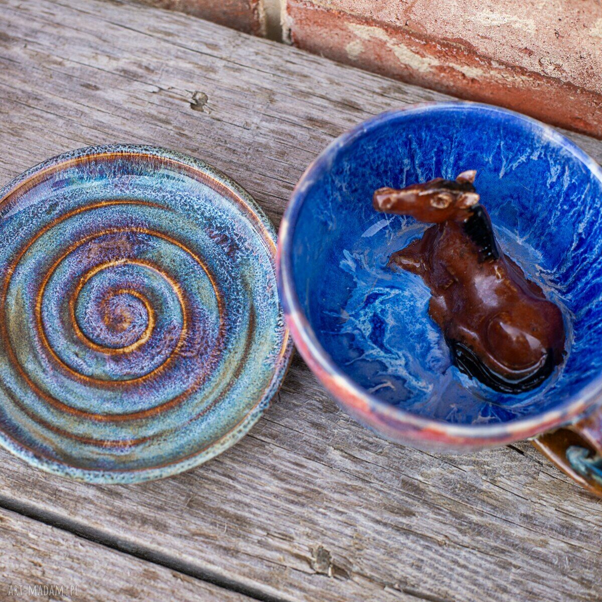 Filiżanka z koniem Opal Blue - rękodzieło ceramiczne dla miłośniczki koni