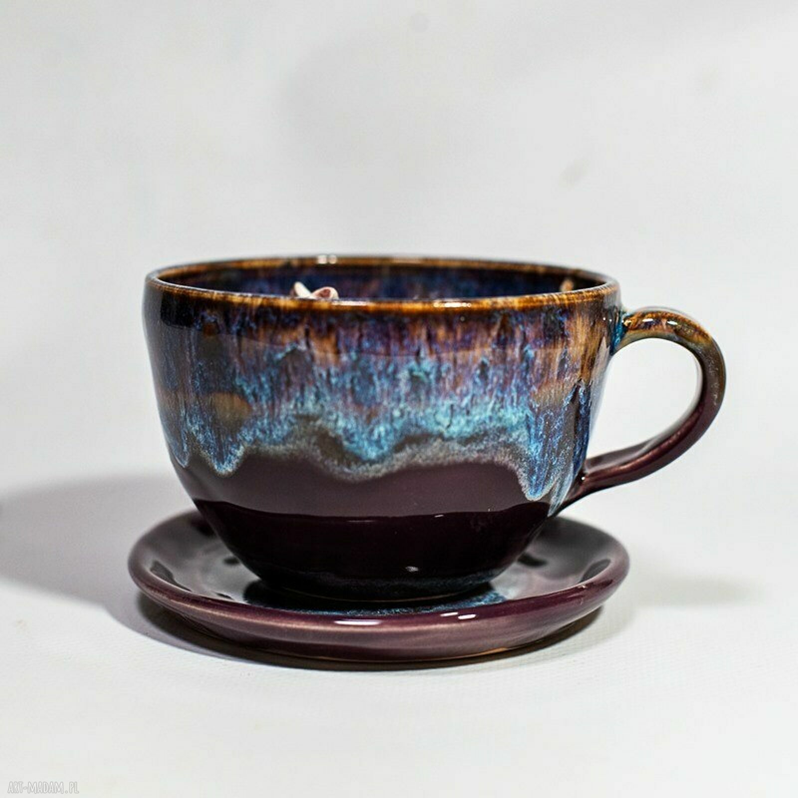 Ręcznie toczona filiżanka ceramiczna z kotem Violet opal - ok. 300 ml (komplet z talerzykiem)