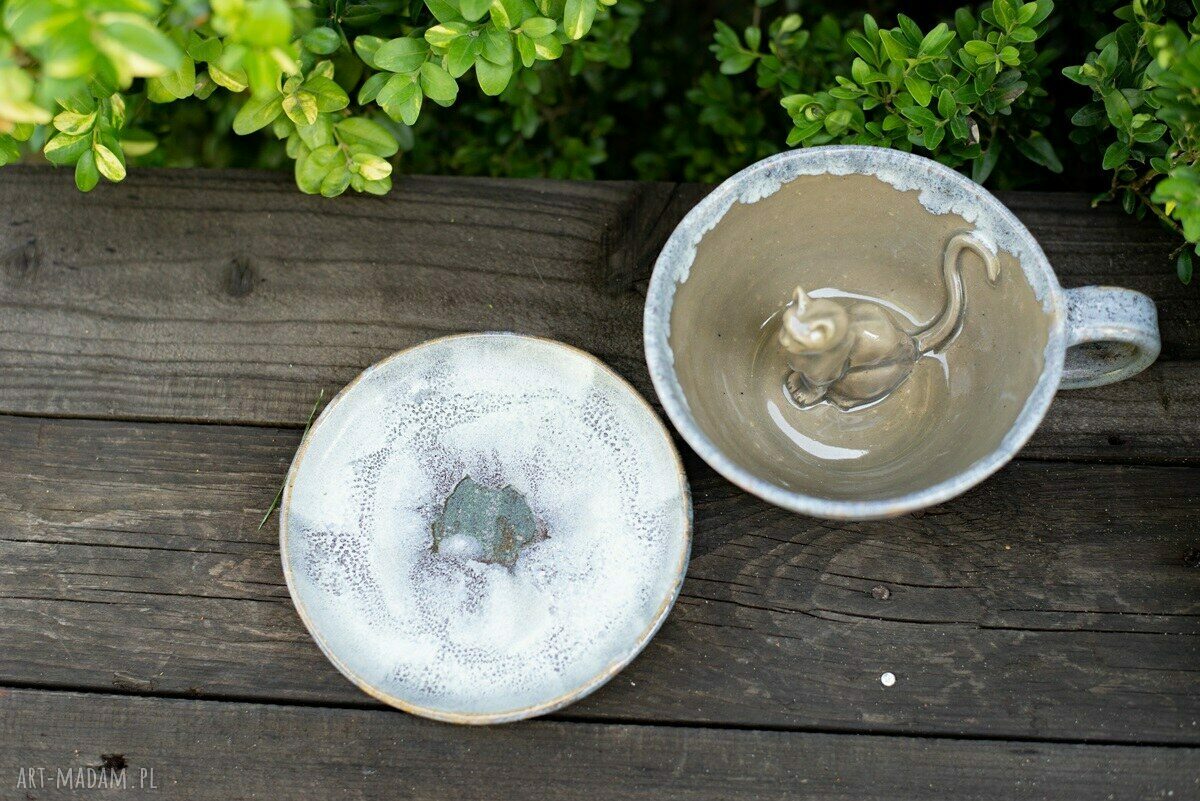 Szara filiżanka ceramiczna z kotem - rękodzieło 300 ml