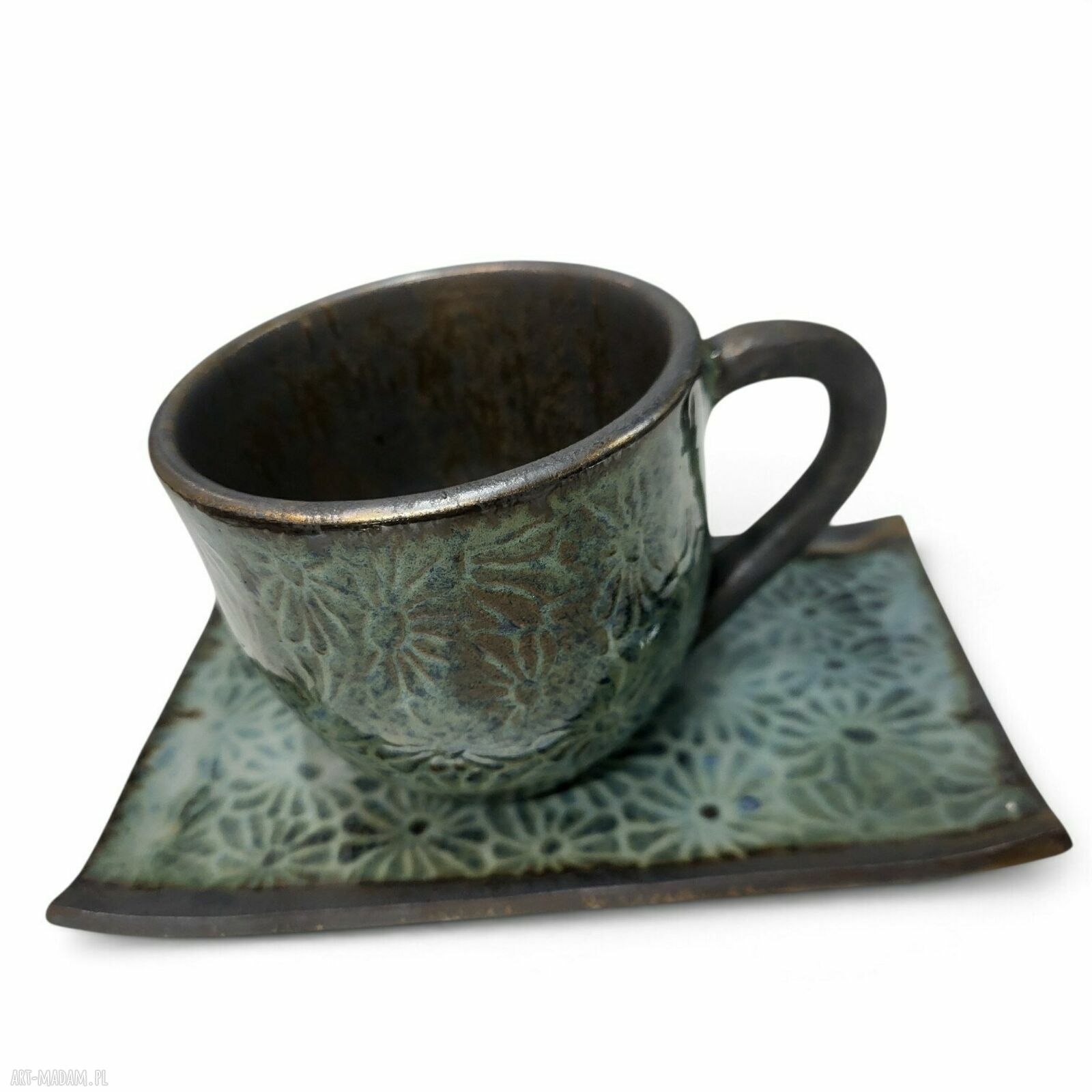 Ręcznie robiona filiżanka ceramiczna z podstawką