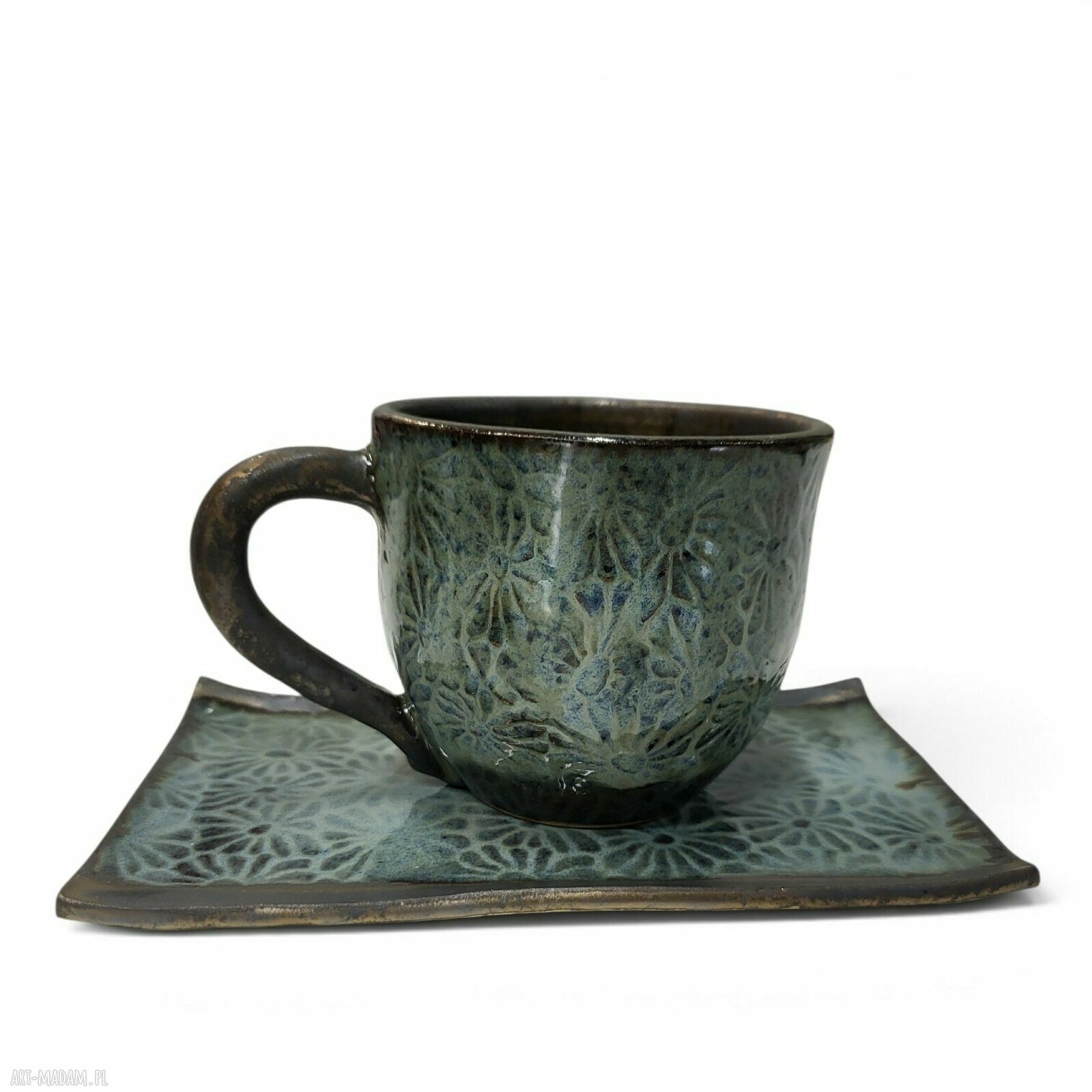 Ręcznie robiona filiżanka ceramiczna z podstawką