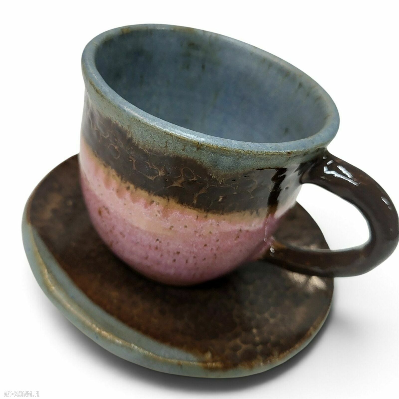 Ręcznie robiona filiżanka ceramiczna z podstawką