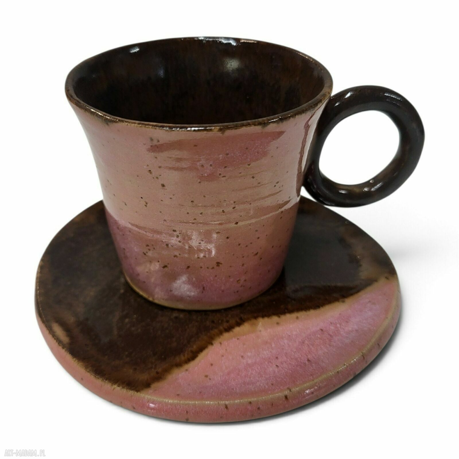 Ręcznie robiona filiżanka ceramiczna z podstawką