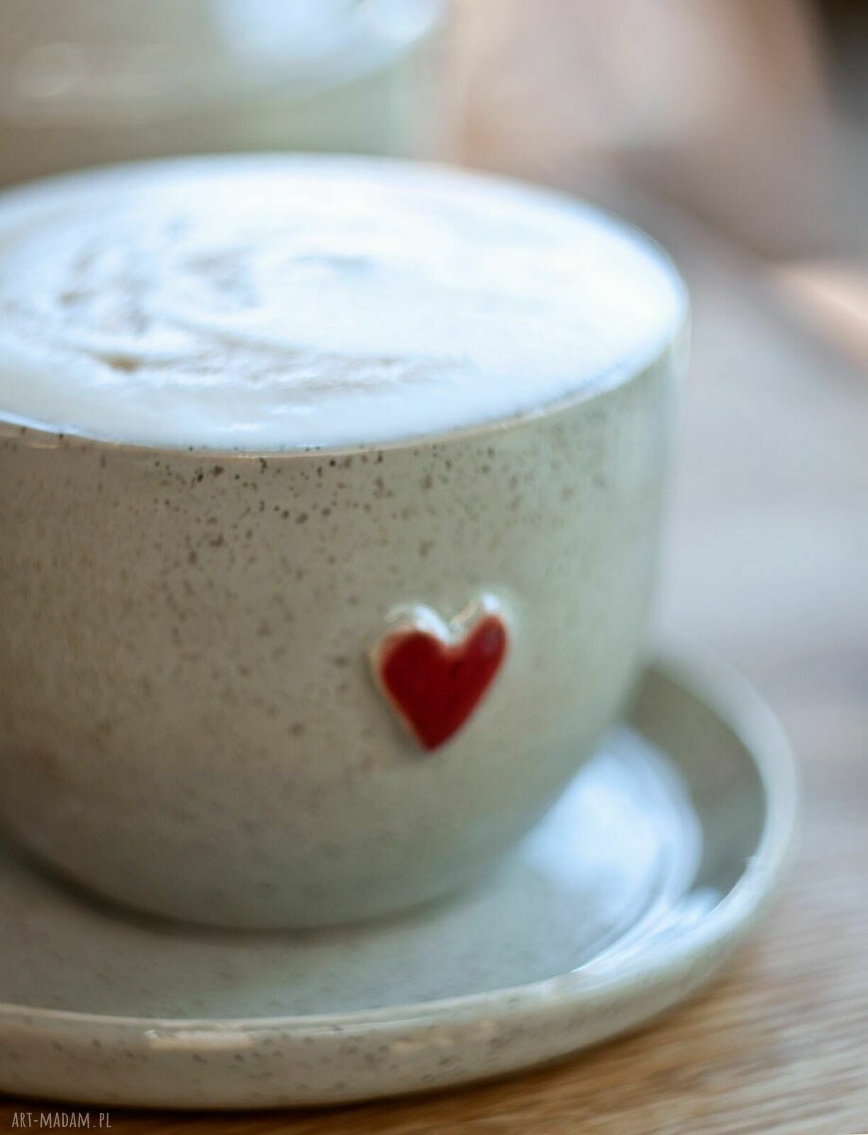 Filiżanka z serduszkiem i spodkiem - ręcznie toczona ceramika do cappuccino