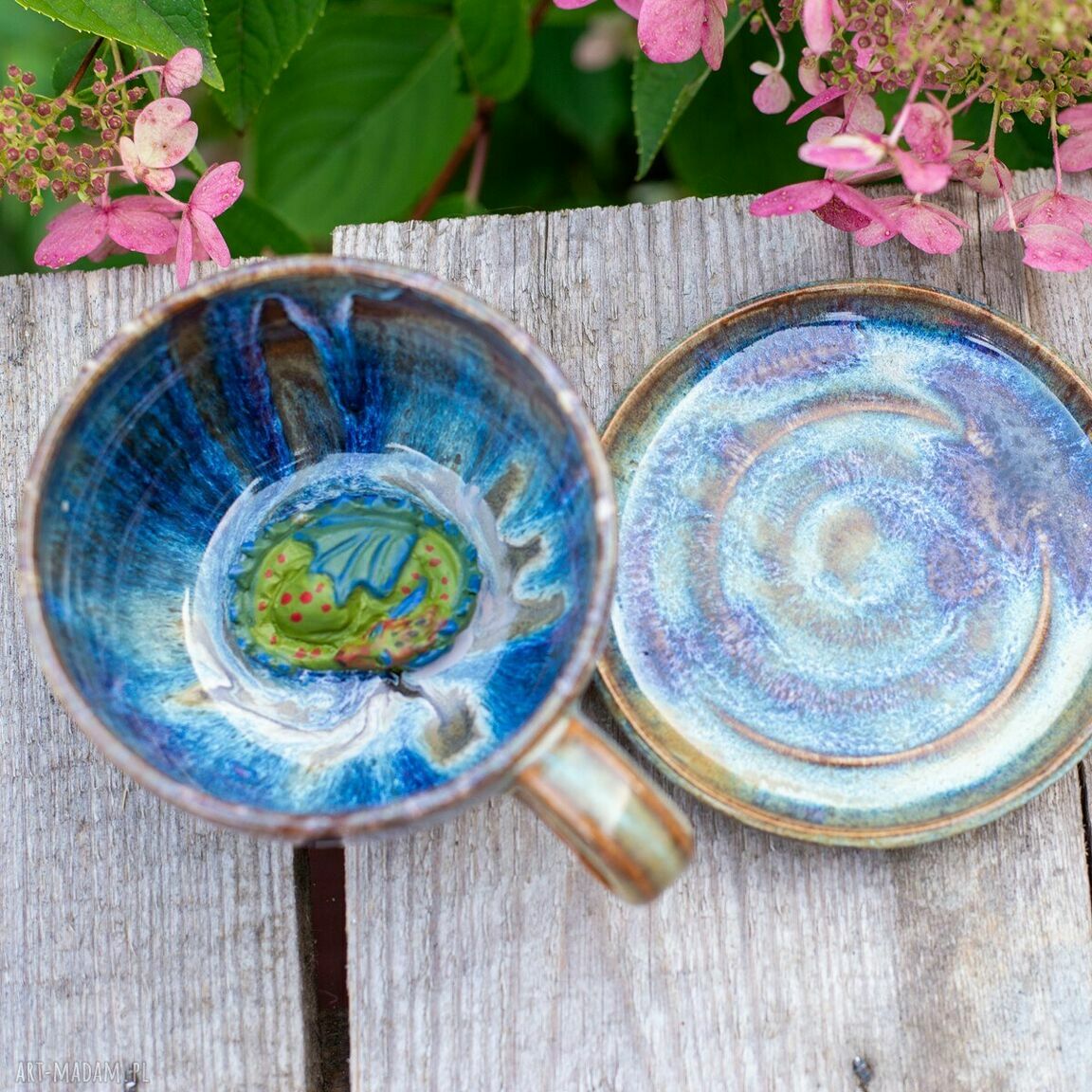 Filiżanka z smokiem Azul Horse - kamionka 350 ml, opal do kawy z talerzykiem