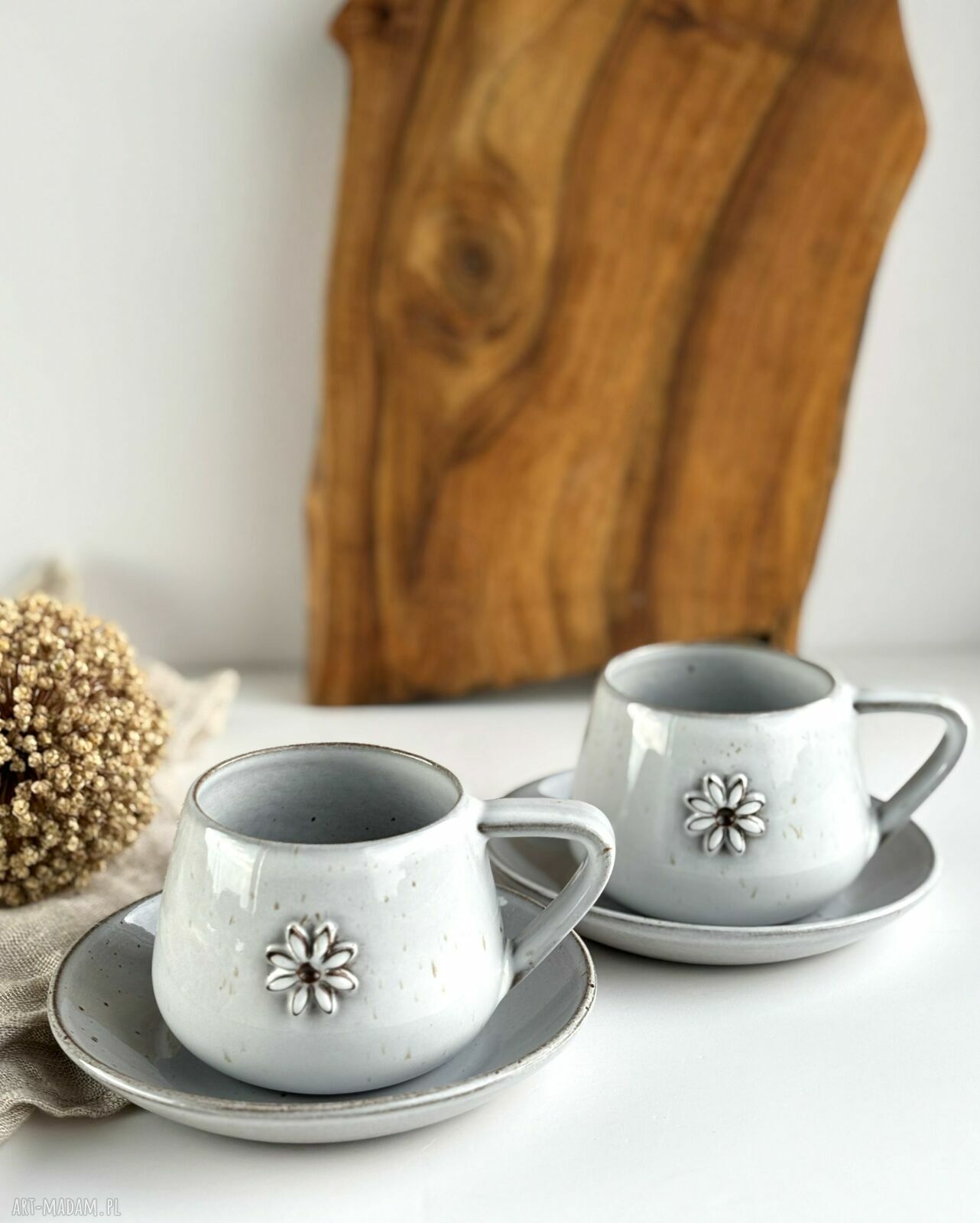 Filiżanka ze spodkiem ręcznie robiona 250 ml - stokrotka boho