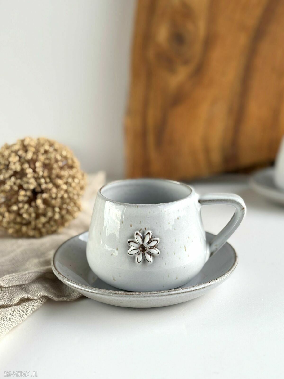 Filiżanka ze spodkiem ręcznie robiona 250 ml - stokrotka boho