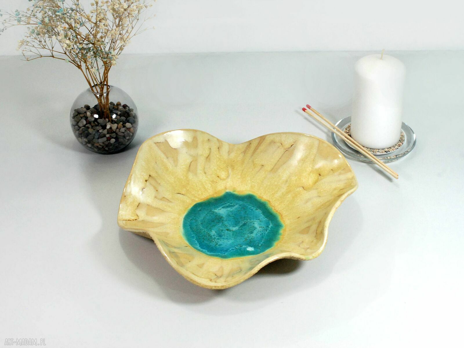 Duża misa dekoracyjna turkusowa muszla z ceramiki handmade