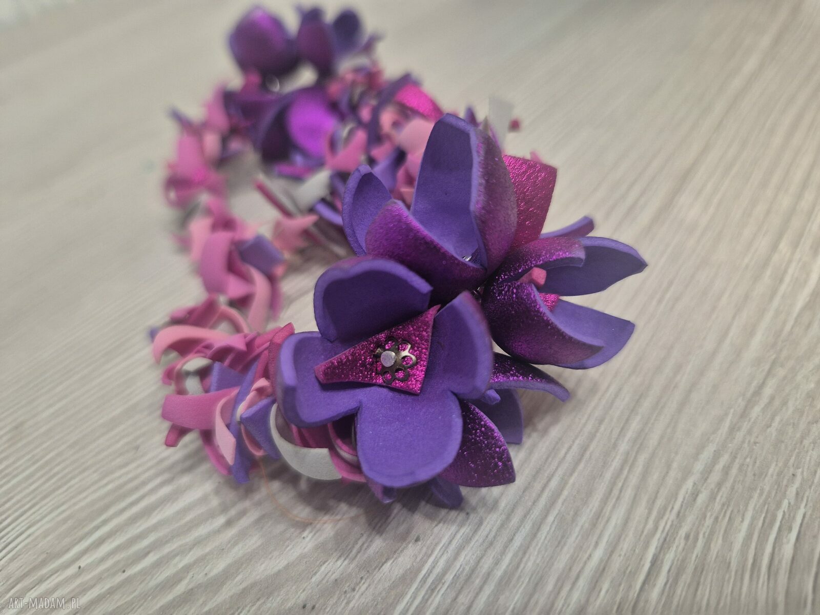 Fioletowe kolczyki boho w kwiaty na kołach - Ruda Klara