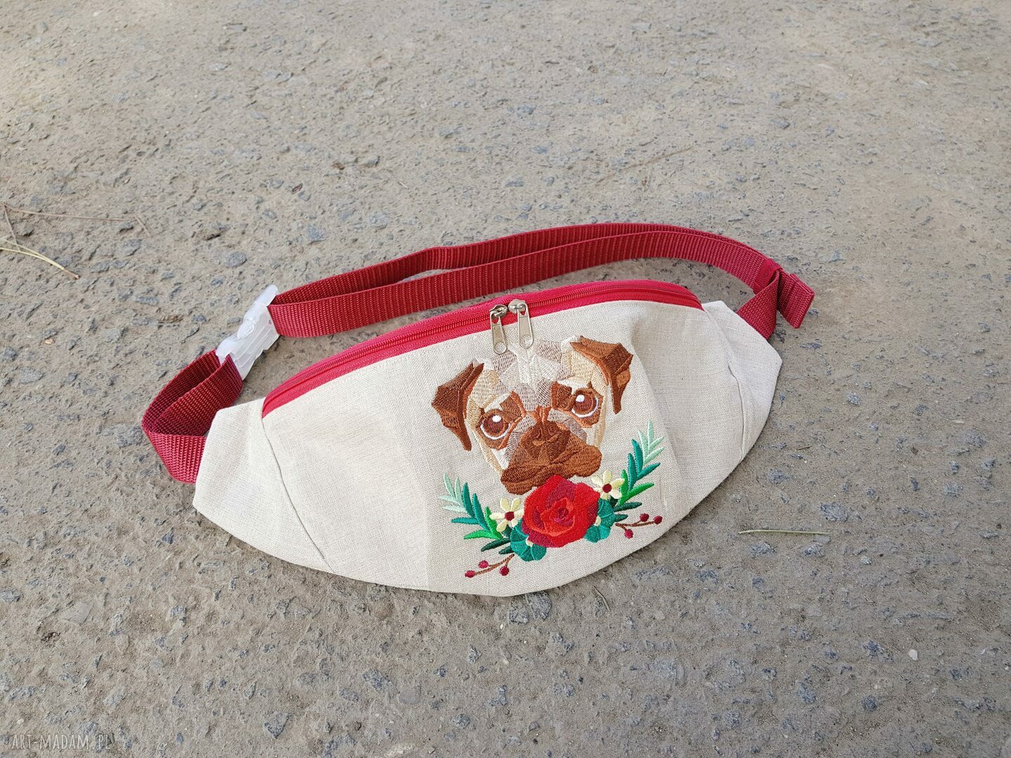 Floral Pug nerka w kwiaty z uroczym psem, prezent na każdą okazję