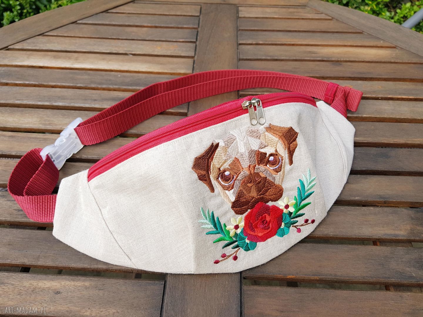 Floral Pug nerka w kwiaty z uroczym psem, prezent na każdą okazję