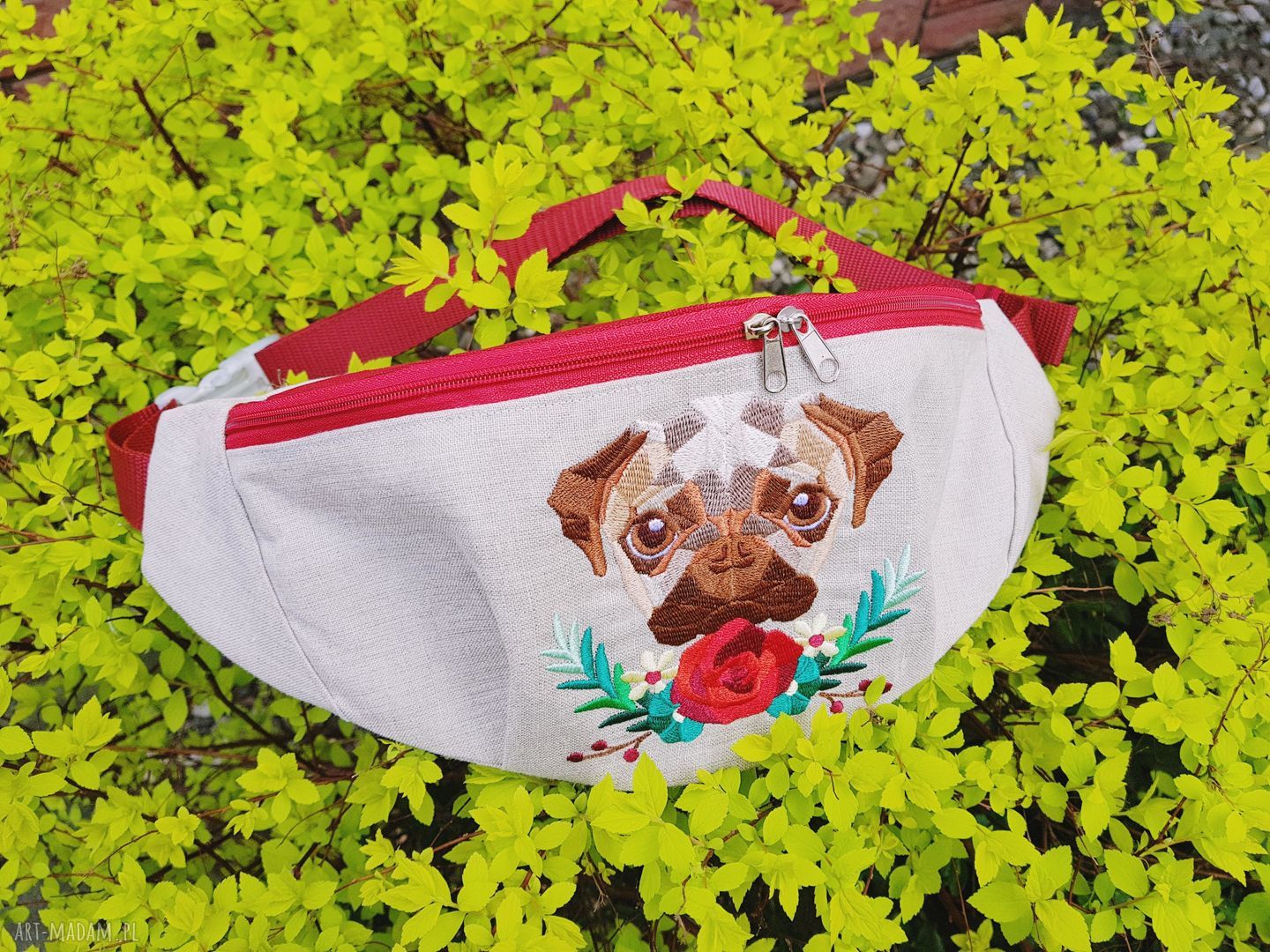 Floral Pug nerka w kwiaty z uroczym psem, prezent na każdą okazję