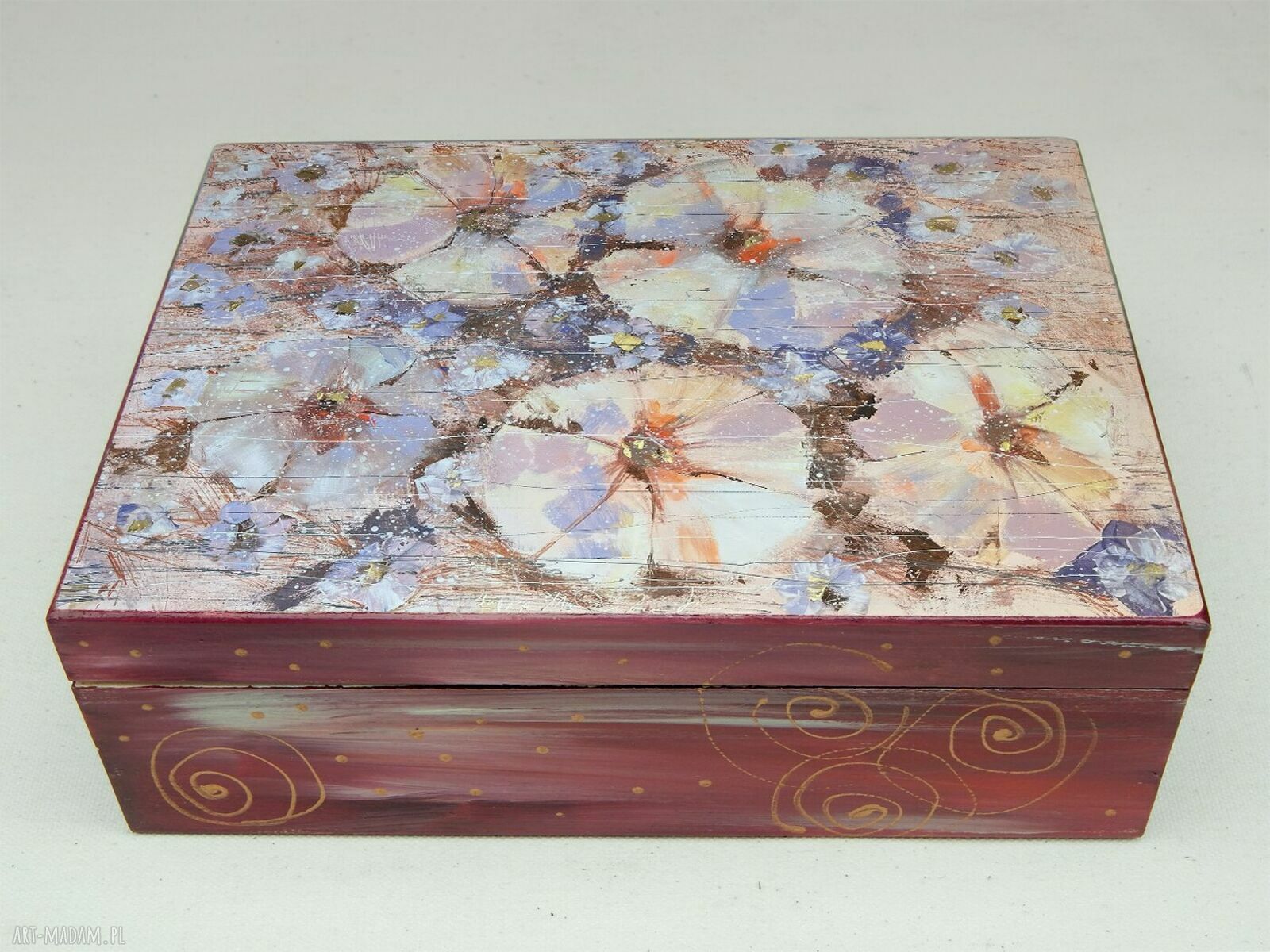 Flower kiss - szkatułka drewniana z decoupage - ręcznie wykonana