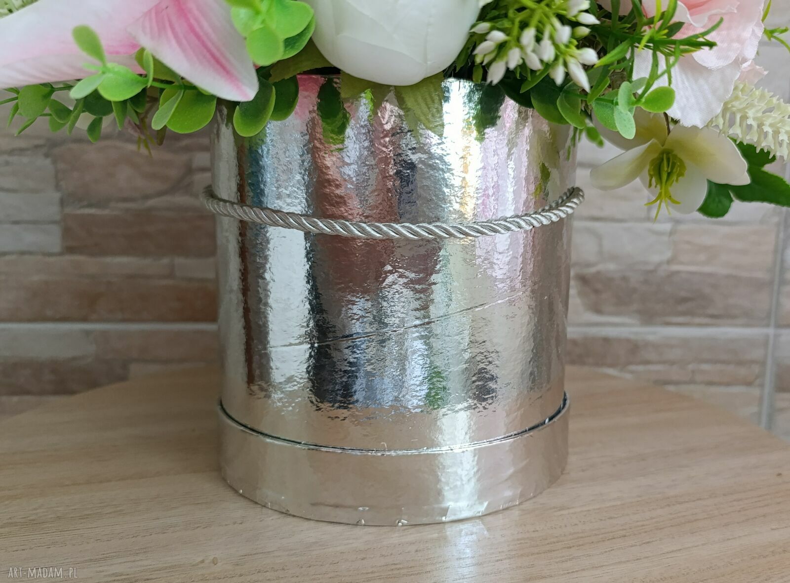 Flowerbox dekoracyjny srebrny - elegancki prezent do Twojego wnętrza