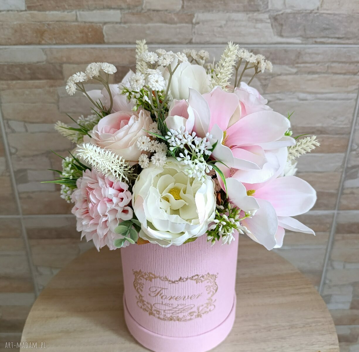 Flowerbox na prezent - stroik w różowym pudełku ze złotymi napisami